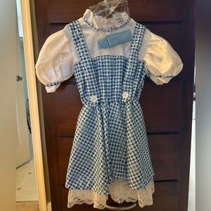 Wizard of oz Dorothy girls costume never worn size small